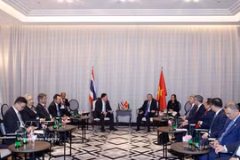 Le secrétaire général du Parti communiste du Vietnam et président de la République, To Lam reçoit Thammasak Sethaudom, président-directeur général du groupe thaïlandais SCG. Photo: VNA 
