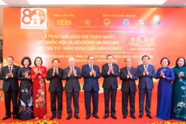 Le président de l’Assemblée nationale Trân Thanh Mân et d'autres dirigeants de haut rang à la cérémonie. Photo: daibieunhandan.vn