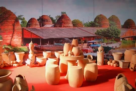 Valoriser les valeurs culturelles à travers la collection de céramiques du Sud