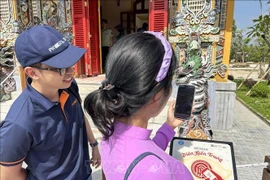 Au Vietnam, la technologie devient une « clé d’or » reliant le patrimoine culturel à la génération numérique, des musées modernes aux sites historiques. Photo : VNA