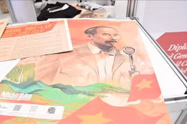 Publications sur la révolution vietnamienne et le Président Hô Chi Minh à l'espace d'exposition du journal Granma. Photo : VNA