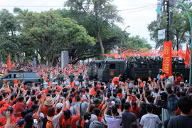 Avant la seconde répétition général du défilé de la Fête nationale du 25 août.Photo: VNA