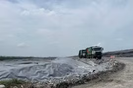 Vue de la zone de traitement des déchets de Da Phuoc, dans la commune de Hung Long, à Hô Chi Minh-Ville. Photo : SGGP