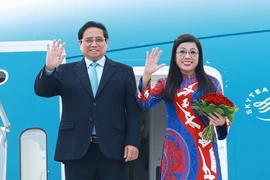 Le PM Pham Minh Chinh arrive à Prague, entamant sa visite officielle en République tchèque