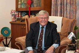 Le professeur Carl Thayer, de l’Académie de défense australienne relevant de l’Université de Nouvelle-Galles du Sud. Photo : VNA