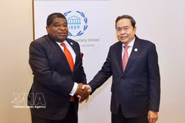 Le président de l’Assemblée nationale du Vietnam, Tran Thanh Man, (droite) et le secrétaire général de l’UIP, Martin Chungong. Photo : VNA