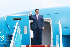 Le Premier ministre Pham Minh Chinh, accompagné d’une délégation vietnamienne de haut rang, a quitté Hanoï, à midi, le 22 mars, pour une visite officielle en Fédération de Russie du 22 au 25 mars. Photo : VNA