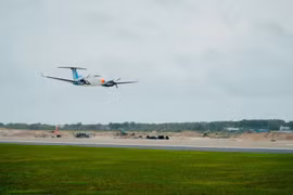 Le premier vol d'étalonnage sur la deuxième piste de l'aéroport international de Phu Quoc s'est déroulé avec succès le 27 juillet. (Photo : caa.gov.vn)