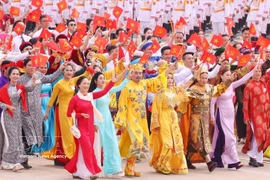 Le bloc Culture et Sports lors du défilé célébrant le 80ᵉ anniversaire de la Fête nationale du 2 septembre 2025. Photo : VNA.