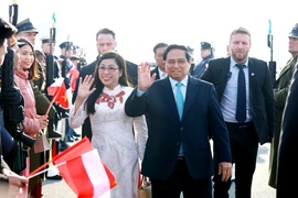  Le Premier ministre Pham Minh Chinh et son épouse terminent sa visite officielle en Pologne. Photo : VNA