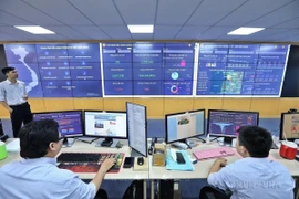 L'ancienne de la province de Kien Giang se concentre sur l'investissement dans le développement des infrastructures de transformation numérique, en appliquant fortement et en étant le pionnier des technologies numériques et des données numériques dans tous les domaines. Photo : VNA