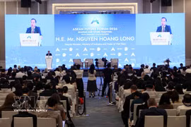 Le vice-ministre vietnamien de l’Industrie et du Commerce, Nguyên Hoàng Long lors de la session. Photo : VNA