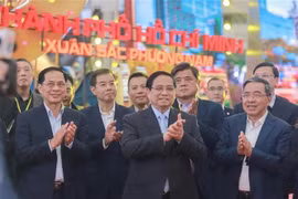 Le Premier ministre hautement apprécie les préparatifs de la Foire. Photo : VNA