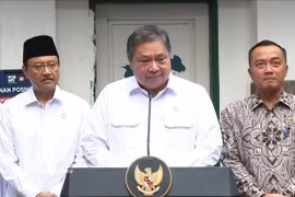 Le ministre coordinateur de l’Économie de l’Indonésie, Airlangga Hartarto, a récemment annoncé un vaste plan de rigueur budgétaire. Photo : VNA