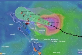 Le typhon Matmo, onzième tempête en Mer Orientale, devrait frapper Quang Ninh dans la nuit du 5 octobre. Photo : Screenshot