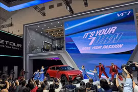 VinFast lance le SUV 100 % électrique VF 7 en Indonésie. 