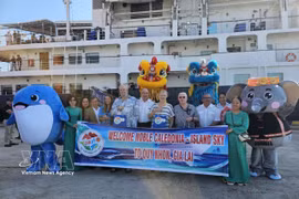 Le 27 mars 2026, le Département de la Culture, des Sports et du Tourisme de Gia Lai a accueilli des touristes à bord du navire de croisière international NOBLE CALEDONIA – ISLAND SKY au port de Quy Nhơn. Photo : VNA