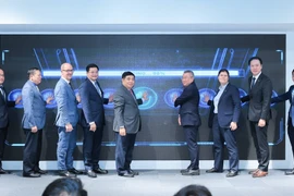 Lors de la cérémonie d’inauguration du Centre de recherche et développement (R&D) du groupe Dassault Systèmes, un leader mondial français des technologies numériques. Photo : VNA