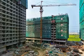 Des crédits et des incitations pour les acquéreurs de logements sociaux à faible revenu. Photo : VNA