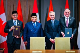Le président Prabowo Subianto et le premier ministre du Canada, Mark Carney, ont assisté à la signature du protocole d'entente entre l'Indonésie et le Canada, à l'édifice de l'Ouest, sur la Colline du Parlement, à Ottawa, au Canada, mercredi 24 septembre. (Photo : BPMI, Secrétariat présidentiel)