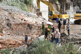 Le PM demande des mesures urgentes pour résoudre un incident survenu sur le chantier du barrage hydroélectrique Dak Mi 1 dans la province de Kon Tum. Photo : VNA