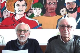 Renato Darsie, président de la section locale de l'Association d'amitié Italie-Vietnam en Vénétie, et Franco Nube, membre du conseil d'administration de l'association, accordent une interview à l'Agence de presse vietnamienne. Photo : VNA