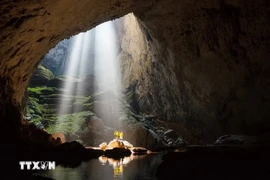 Travel+Leisure salue Son Doong comme la plus grande grotte du monde. Photo : VNA