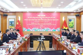 Lors de l'entretien. Photo : VNA