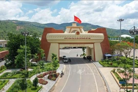 Le poste frontière international de Lao Bao, dans la province centrale de Quang Tri, est l'un des neuf postes frontières internationaux le long de la frontière entre le Vietnam et le Laos. (Photo : VNA)