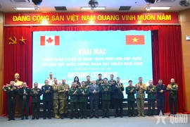 Des délégués lors de la cérémonie d’ouverture du cours de formation des officiers d’état-major des Nations unies 2026 (UNSOC 2026), soutenu par le Canada. Photo : VNA