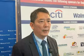 Le vice-ministre des Finances, Cao Anh Tuan, accorde une interview à l'Agence vietnamienne d'information (VNA). (Photo : VNA)