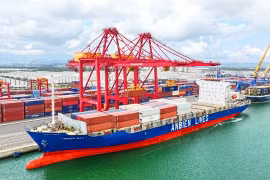 Le port international de Chu Lai, dans la province de Quang Nam, ambitionne de devenir un centre logistique multifonctionnel de classe mondiale d'ici 2027. Photo reproduite avec l'aimable autorisation de THILOGI