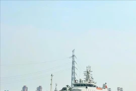 e navire des garde-côtes vietnamiens le plus avancé, le CBS 8001. Photo : VNA