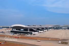Une partie du terminal passagers et la tour de contrôle du trafic aérien de l'aéroport international de Long Thành. Photo : VNA