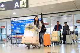 Le hall des arrivées de l’aéroport international de Nội Bài à Hanoï. Photo : VNA
