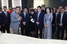 Le président Luong Cuong et son épouse visitent le Grand Musée égyptien. Photo : VNA