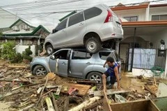 Inondations dues au typhon : 26 morts et des milliers de personnes isolées dans le centre des Philippines