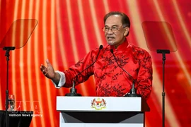 Le Premier ministre malaisien Anwar Ibrahim prend la parole lors d'un événement à Kuala Lumpur. (Photo : XINHUA/VNA)