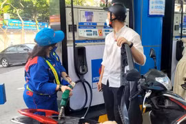 Un point de vente de carburant à Hanoï. Photo : Vietnamplus