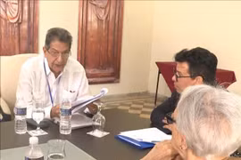 M. Fredesmán Turró González intervient au séminaire sur les relations Cuba-Vietnam. Photo : VNA