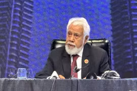 Le Premier ministre du Timor-Leste, Kay Rala Xanana Gusmão (au centre), lors d’une conférence de presse. Photo : VNA