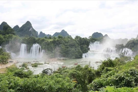 Panorama du site paysager des chutes de Ban Gioc – Detian. Photo : VNA