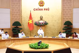 Le Premier ministre Lê Minh Hung lors de la réunion. Photo : VNA