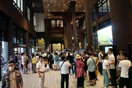 Les touristes affluent à Quang Ninh pendant les vacances du Nouvel An