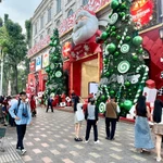 L'esprit de Noël fait vibrer Hô Chi Minh-Ville. Photo : chinhphu.vn