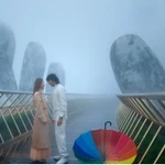 Manav et Linh à Dà Nang. Photo : gracieuseté de Innovations India et RKF Studios