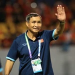 L’entraîneur Mai Duc Chung continuera de diriger l’équipe nationale féminine du Vietnam lors de la Coupe d’Asie féminine de l’AFC 2026. Photo: VFF