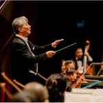Noël en partage. Les concerts caritatifs seront dirigés par le chef d’orchestre japonais Honna Tetsuji. Photo : VNSO