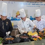Des artisans culinaires à l'oeuvre. Photo: Toquoc
