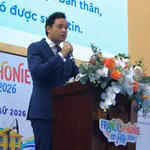Etienne Ranaivoson, consul général de France à Hô Chi Minh-Ville prend la parole lors de la cérémonie d'ouverture de la Journée de la Francophonie 2026 au lycée Nguyên Thi Minh Khai, le 11 avril. Photos: CTV
